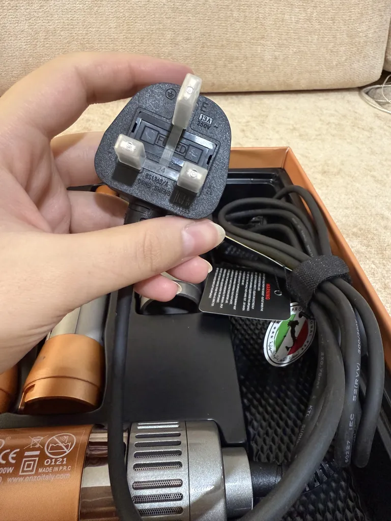 سشوار برس دار حالت دهنده انزو پروفیشینال مدل 4131