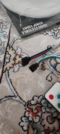 ریسه نئون فلکسی مدل 4 سیم 12V-RGB طول 5 متر