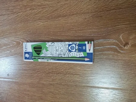 مداد مشکی استدلر مدل Noris گرافیت سه گوش بسته ۱۲ عددی