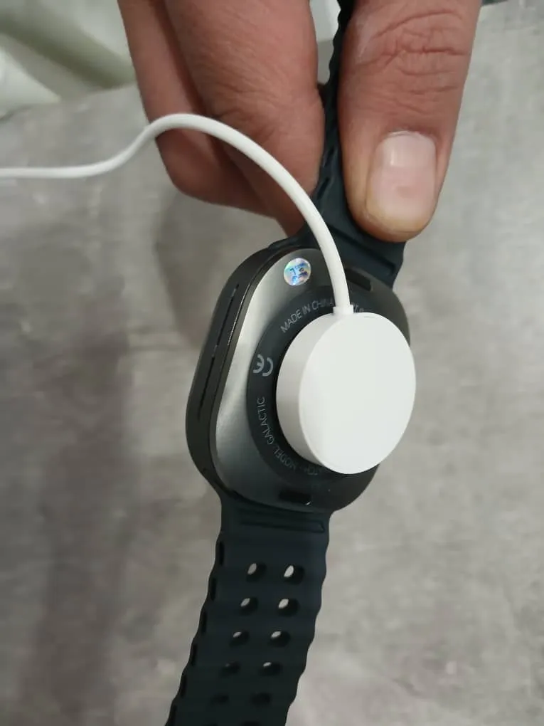 ساعت هوشمند هیسکا مدل GALACTIC با بند سیلیکونی