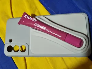 تجریه خرید نگهدارنده میچان مدل چسبی طرح Lip Gloss