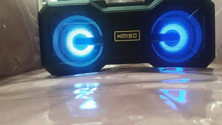 اسپیکر بلوتوثی قابل حمل کیمیسو مدل Km-301