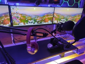 تجریه خرید میکروفن کندانسر مدل Live Broadcast Equipment همراه با پایه تلسکوپی