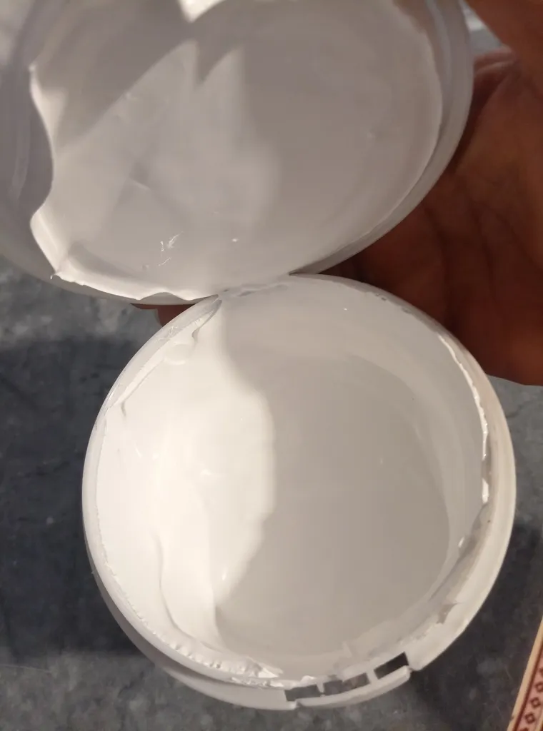 رنگ بتن نانو سفید بتن پلاست مدل CCL1 وزن یک کیلوگرم