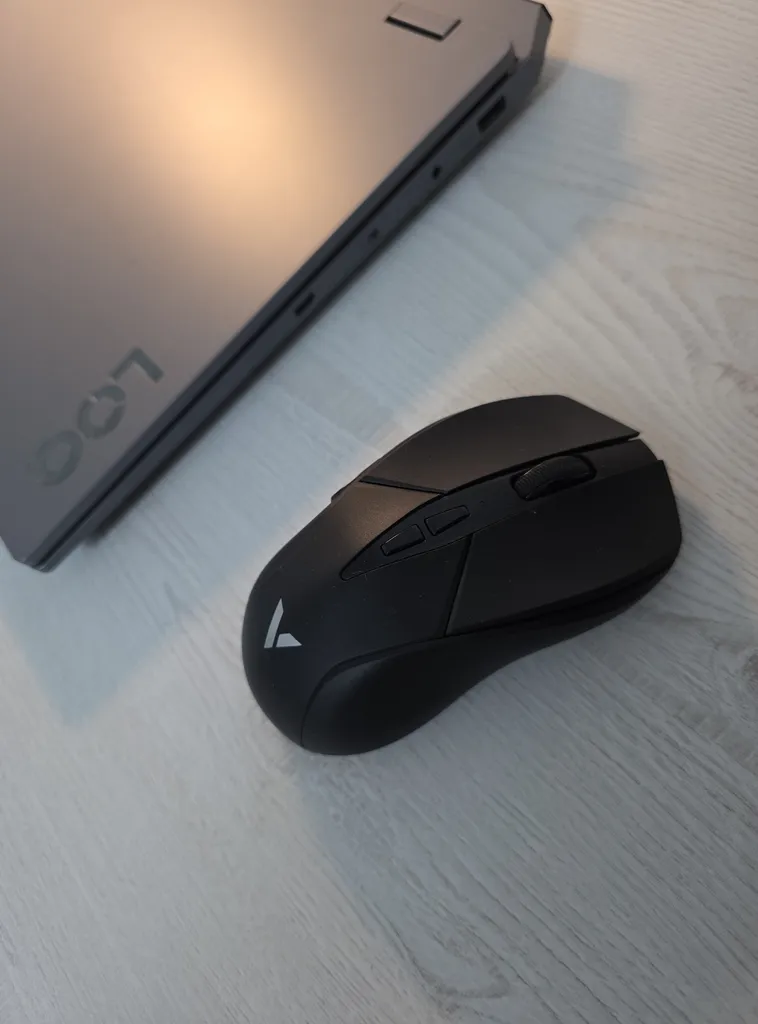 لپ تاپ 15.6 اینچی لنوو مدل LOQ 15ARP9-R7 7435HS-16GB DDR5 4800MHz-512GB SSD-RTX4060 8GB-FHD 144Hz-W