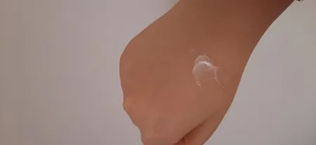 کرم روشن کننده شب ژیناژن مدل 01 حجم 40 میلی لیتر