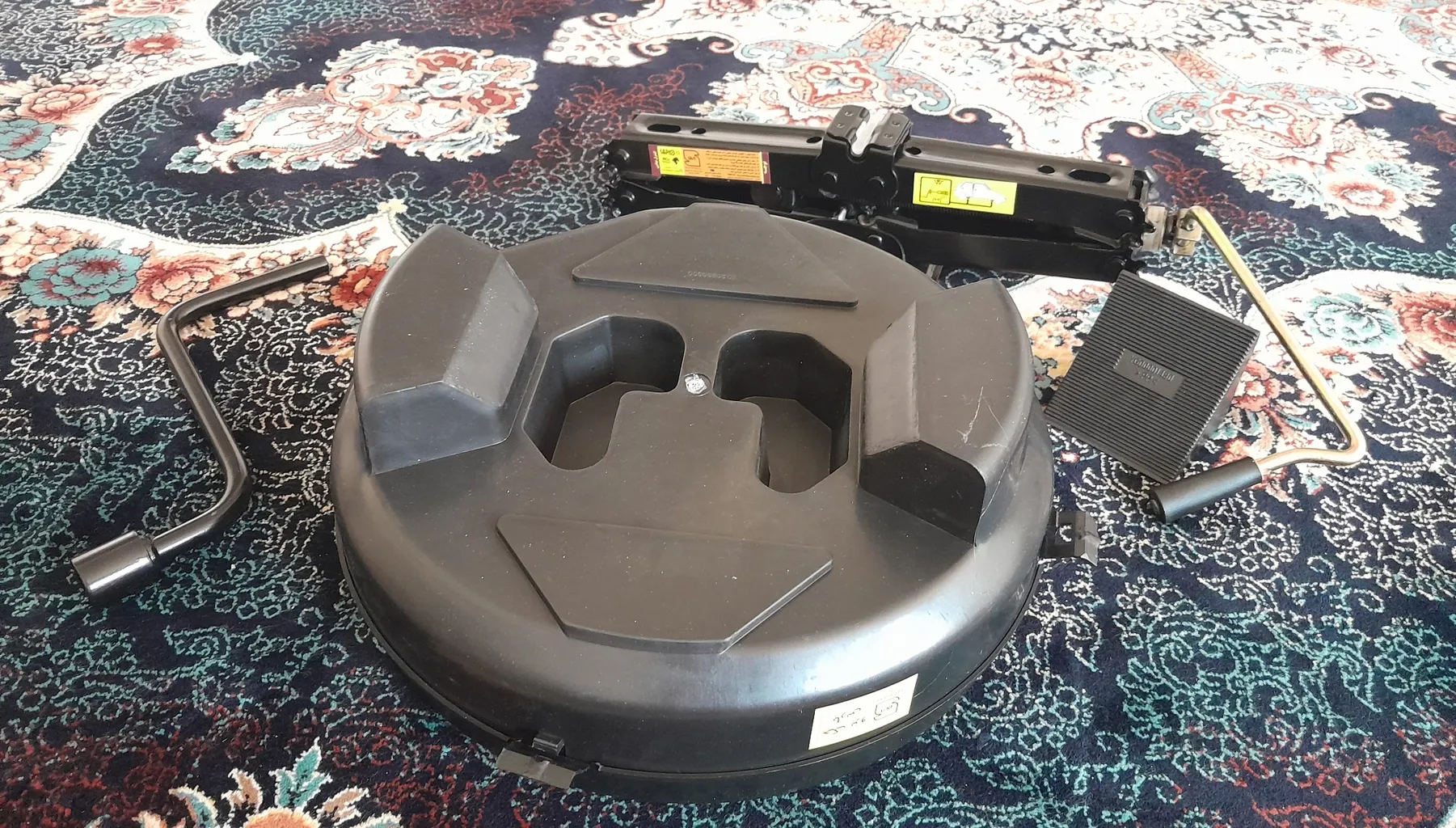 جک کامل شرکت صنعتی  مددرویان مدل AYC069 مناسب برای پژو 405 ظرفیت 1.5 تن