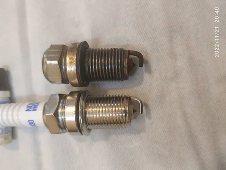 شمع خودرو شمع نور مدل FR8DI30 بسته 4 عددی