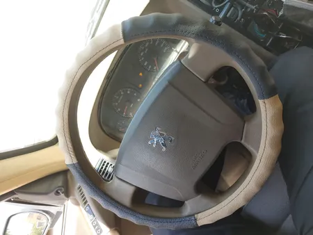 روکش فرمان مدل D16