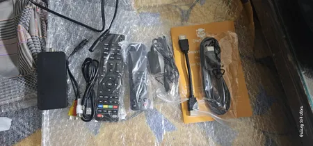 ویدئو پروژکتور النز مدل SD500 Smart Android به همراه پرده نمایش و دو کنترل