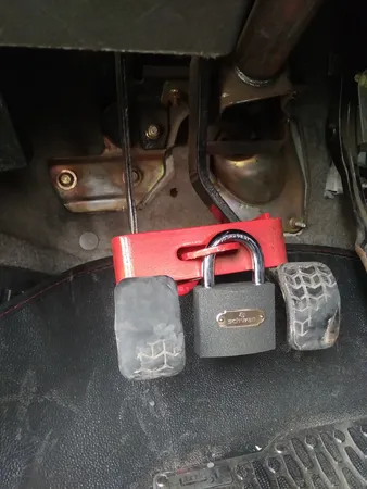 قفل پدال مدل 03