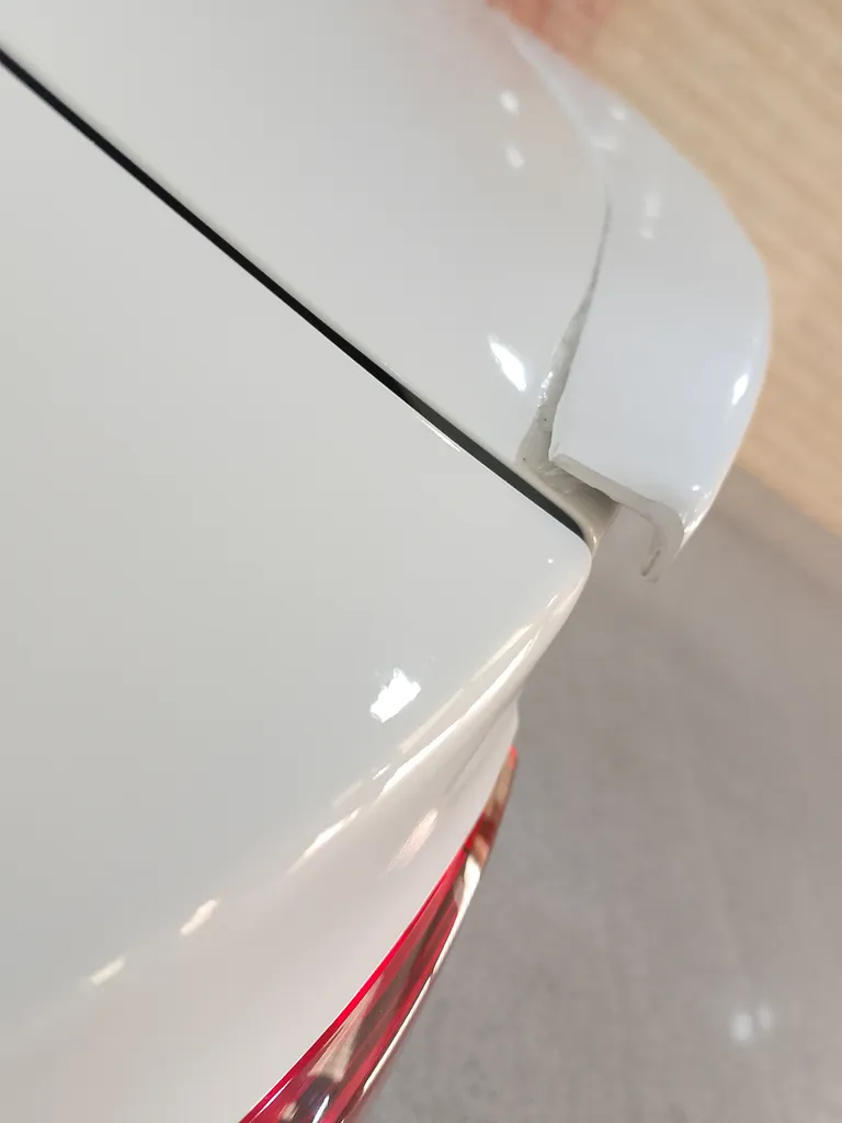 بال صندوق عقب خودرو مدل ABS-KHAM مناسب برای شاهین