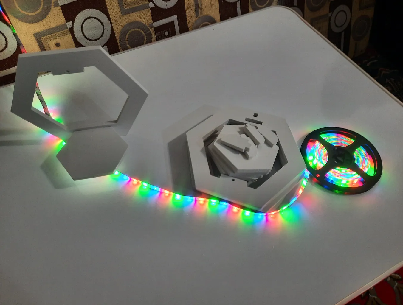 شلف دیواری خونه خاص مدل شش ضلعی مجموعه 5 عددی