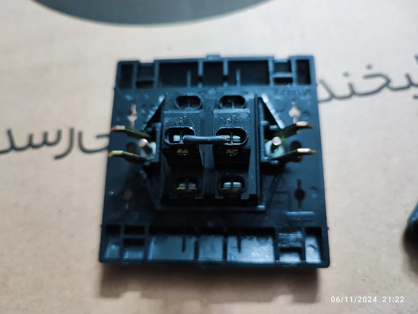 کلید دو پل صنایع آسیا الکتریک مدل کریستال BLK-GLD