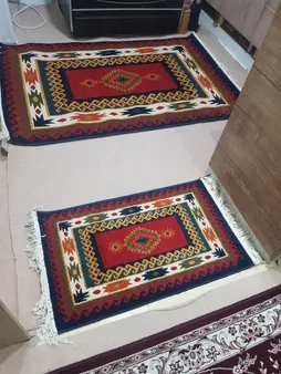 فرش ماشینی ساوین طرح پامچال زمینه سرمه‌ ای کد FSM17