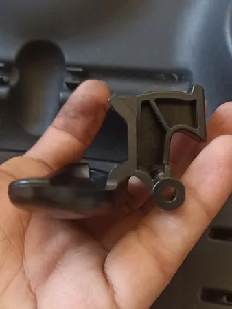 دستگیره در داشبورد خودرو چیکال مدل P-552 مناسب برای پژو 206