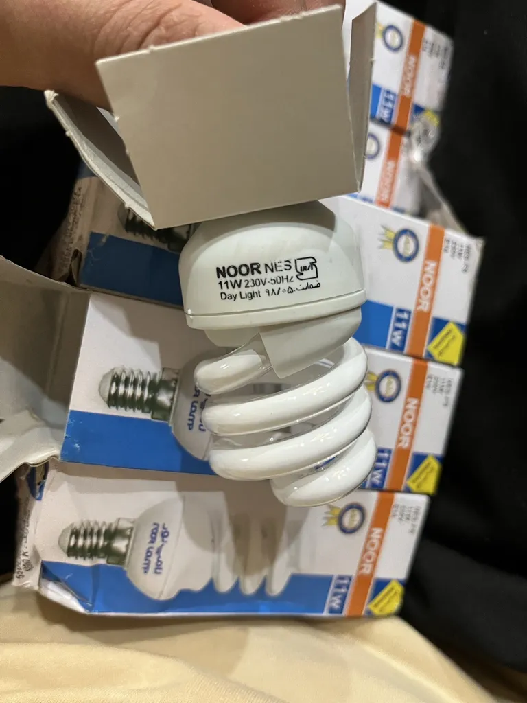 لامپ کم مصرف 11 وات لامپ نور مدل HGR پایه E14 بسته 10 عددی