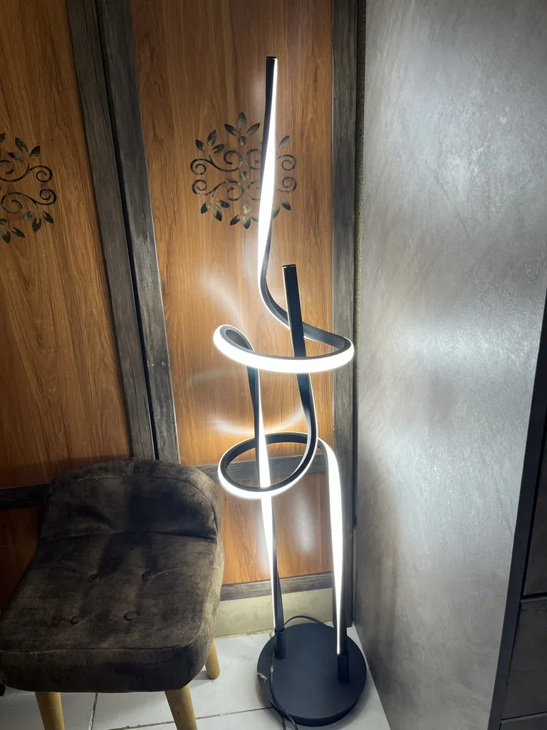 آباژور ایستاده مافریز مدل مدرن کد LSB140