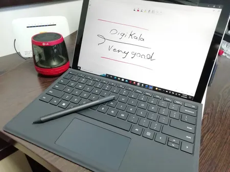 کیبورد تبلت مایکروسافت مدل Type Cover مناسب برای تبلت مایکروسافت Surface Pro