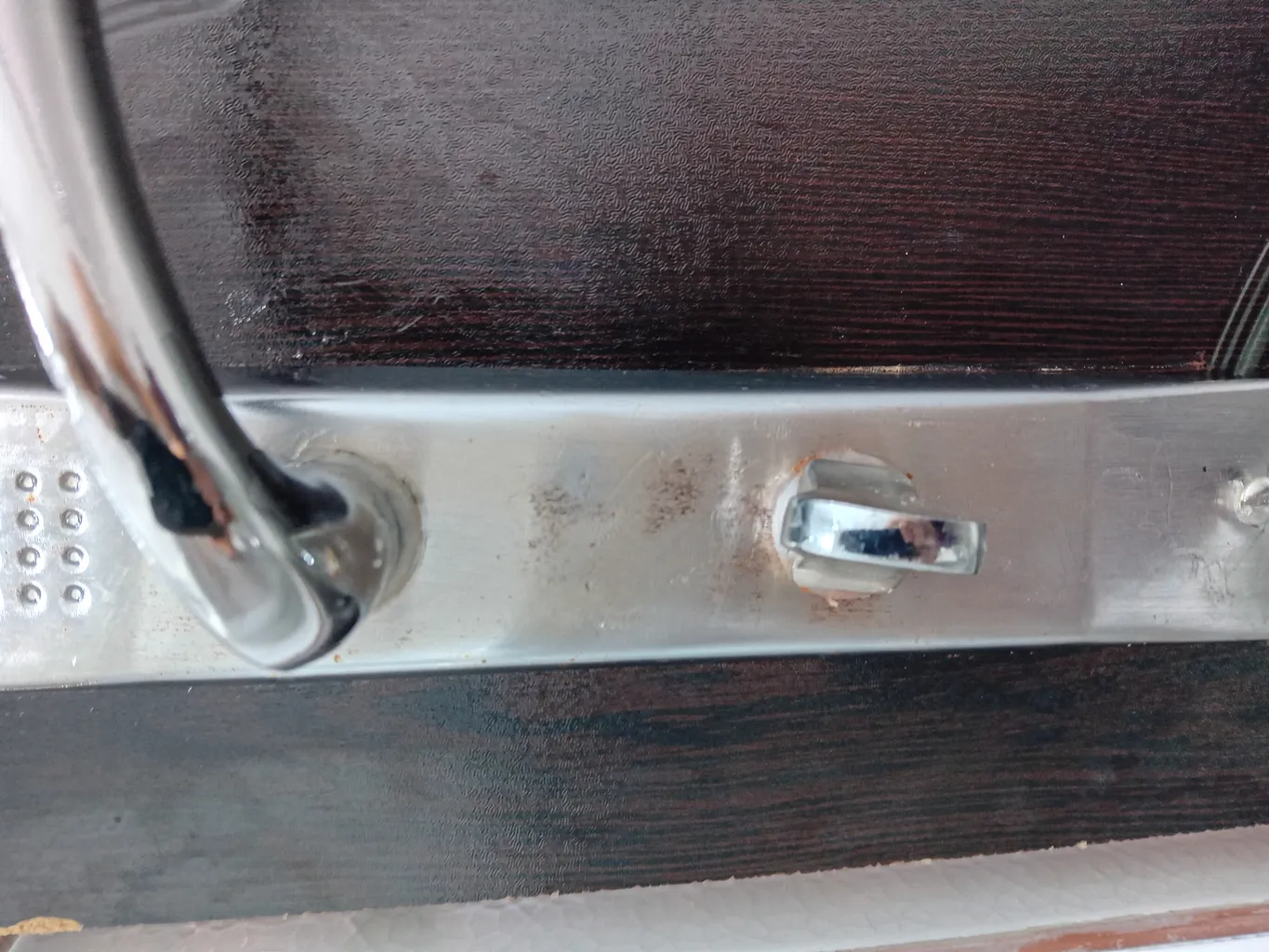 دستگیره در مدل 570 چپ بازشو بسته 2 عددی