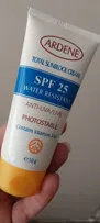 کرم ضدآفتاب بی‌رنگ آردن مدل SPF25 مناسب انواع پوست وزن 50 گرم