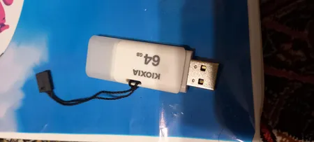 فلش مموری کیوکسیا مدل U202 ظرفیت 64 گیگابایت