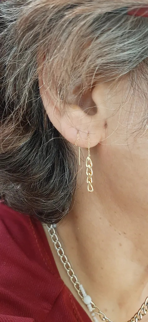 گوشواره طلا 18 عیار زنانه وی وی گلد گالری مدل بخیه ای کد VG2060