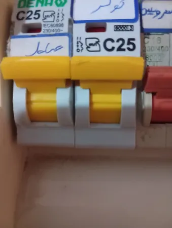 فیوز مینیاتوری تک فاز 25 آمپر دنا الکتریک ایرانیان مدل C25-6KA