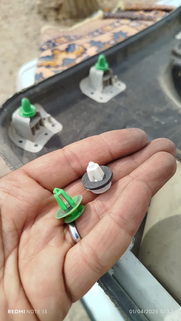 عایق درب خودرو مدل cs_16  مناسب برای پژو پارس