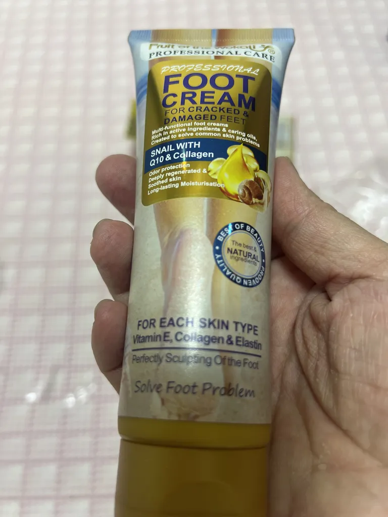 کرم ترک پا وکالی مدل حلزون و کلاژن حجم 130 میلی لیتر