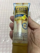 تجریه خرید کرم ترک پا وکالی مدل حلزون و کلاژن حجم 130 میلی لیتر