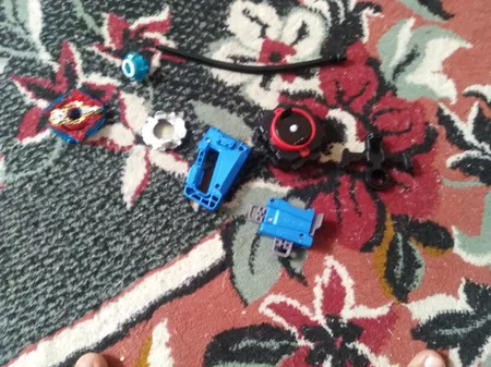 اسباب بازی مدل فرفره های انفجاری beyblade کد 92