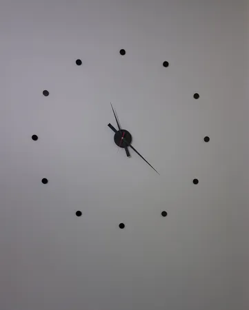 ساعت دیواری اِلِنسی مدل Dot