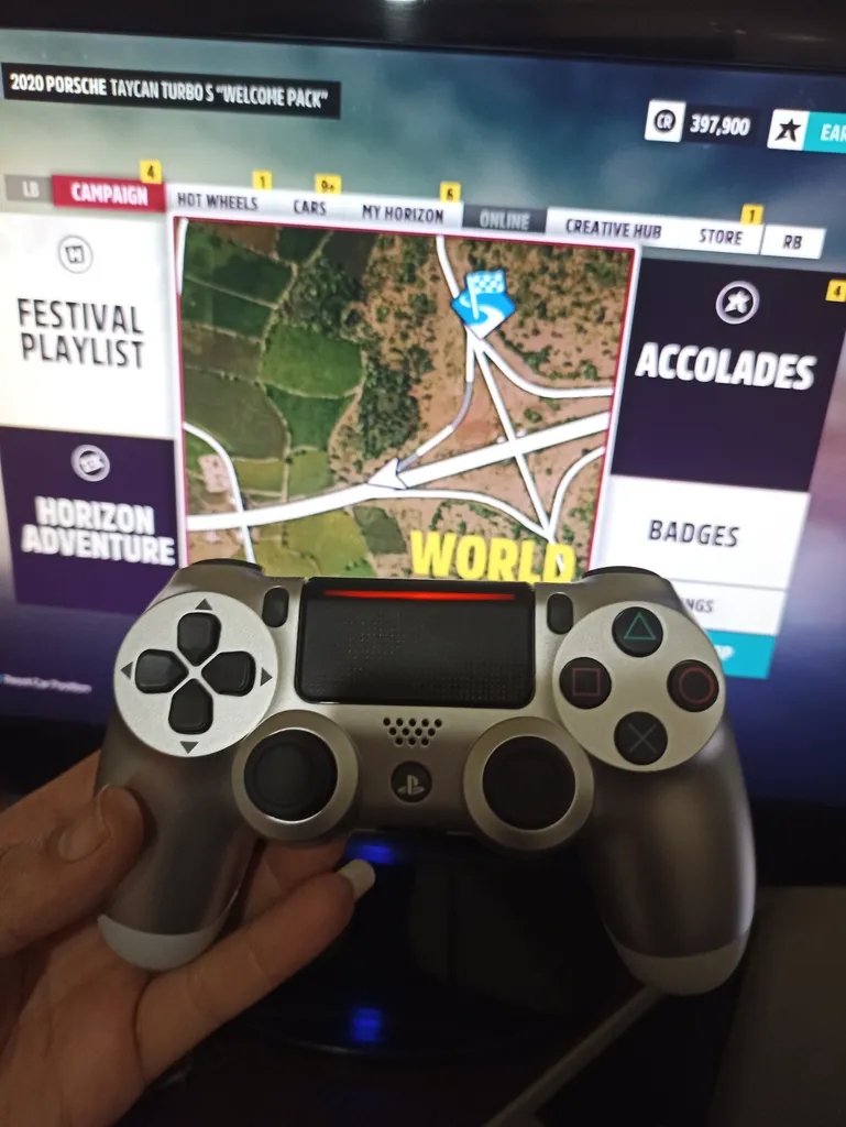 دسته بازی پلی استیشن 4 مدل DualShock 4