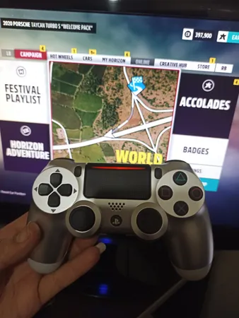 دسته بازی پلی استیشن 4 مدل DualShock 4