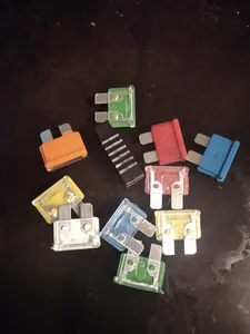 تجریه خرید فیوز خودرو لی تل فیوز مدل وکیوم مجموعه 11 عددی