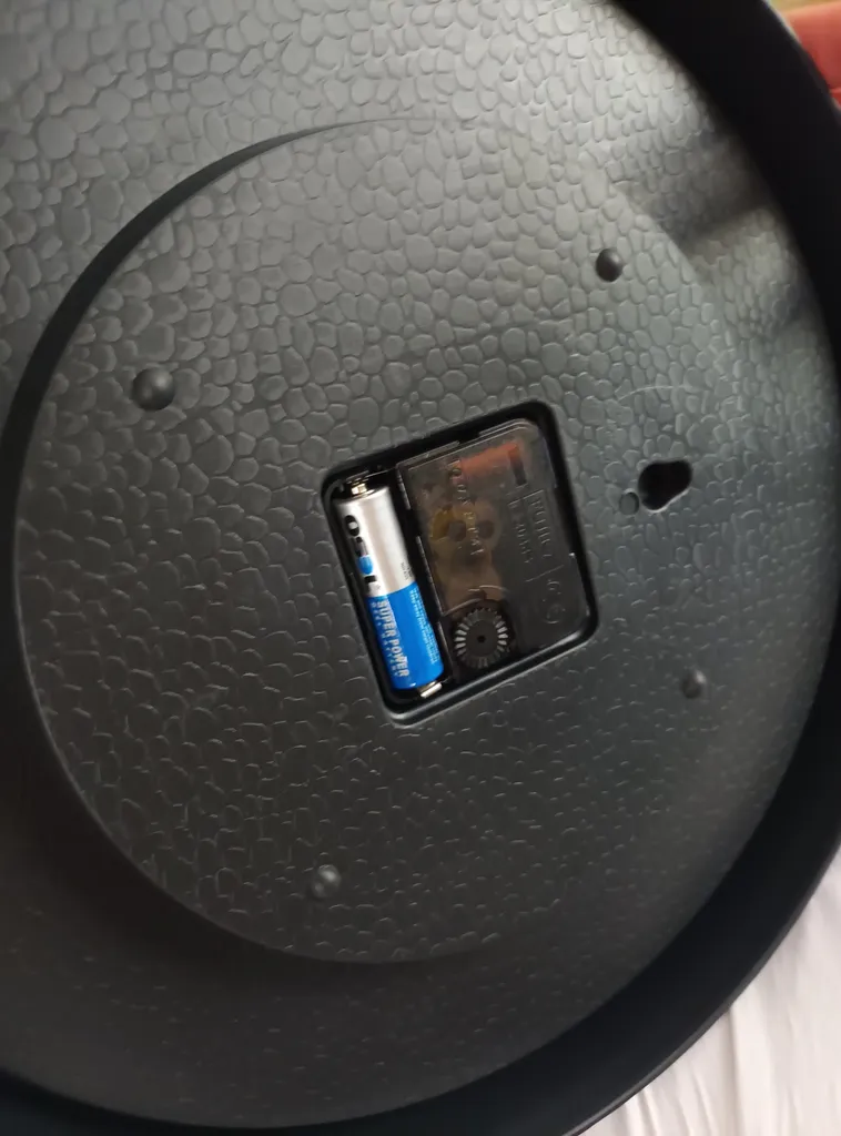 ساعت دیواری سیکو مدل WESTAR