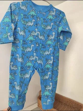 ست سرهمی و کلاه نوزادی فیورلا مدل دایناسور 10313