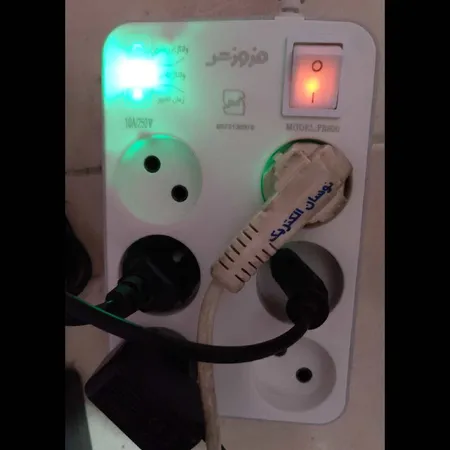 محافظ ولتاژ فروزش مدل KH8054