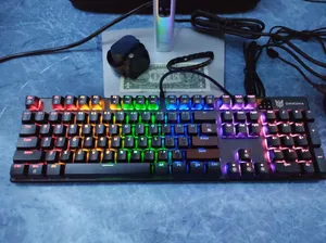 تجریه خرید کیبورد مخصوص بازی اونیکوما مدل G27 RGB، مکانیکال سوییچ آبی، Full size، نورپردازی RGB