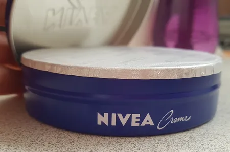 کرم مرطوب کننده نیوآ مدل فلزی حجم 150 میلی لیتر