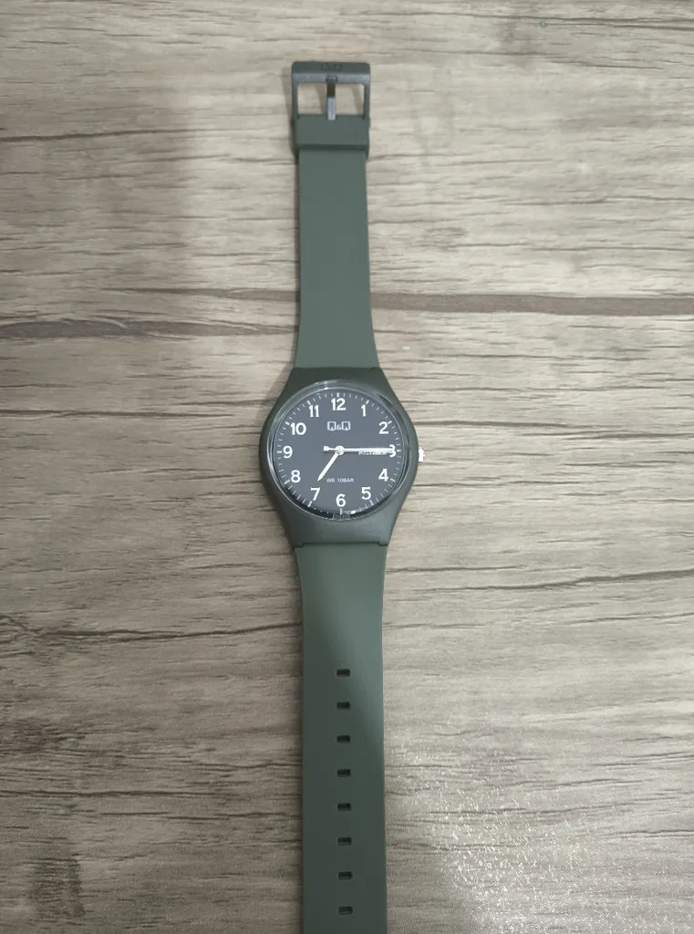 ساعت مچی عقربه ای کیو اند کیو مدل a212j008y