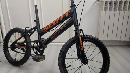 برچسب شبرنگ بدنه دوچرخه کد 70 بسته 22 عددی