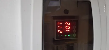 محافظ ولتاژ 63 آمپر رویال مدل 2P63A