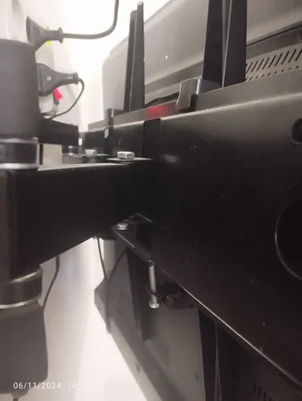 پایه دیواری تلویزیون سون مدل Q7 مناسب برای تلویزیونهای 32 تا 55 اینج