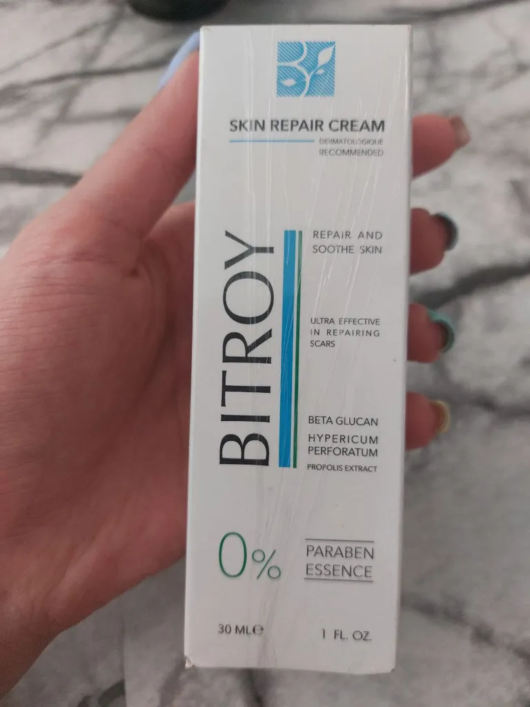 کرم ترمیم کننده بیتروی مدل ضد قرمزی پوست حجم 50 میلی لیتر