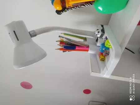 چراغ مطالعه صنایع کریم زاده مدل DL-105