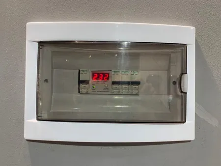 محافظ ولتاژ میکرومکس مدل F-DVP