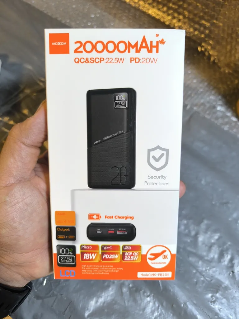 پاوربانک موکسوم مدل PB-164 ظرفیت 20000 میلی آمپر ساعت