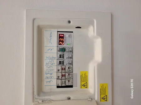 محافظ ولتاژ میکرومکس مدل F-DVP